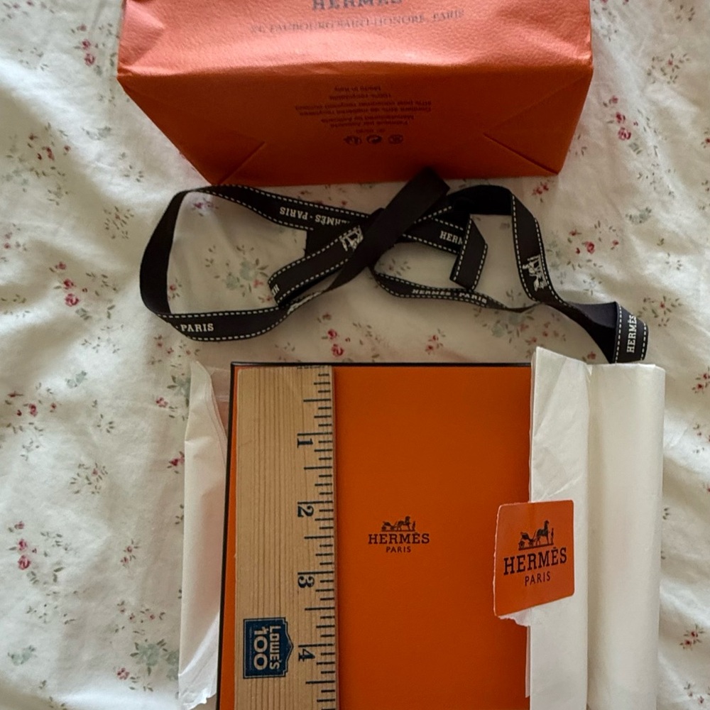 Hermès Orange Gift Box with Ribbon - Picture 6 of 9
